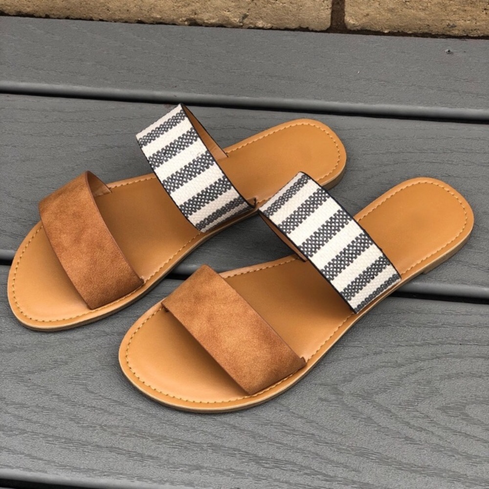 Last Pair: Size 7 Striped Slide Sandals - Picture 3 of 4